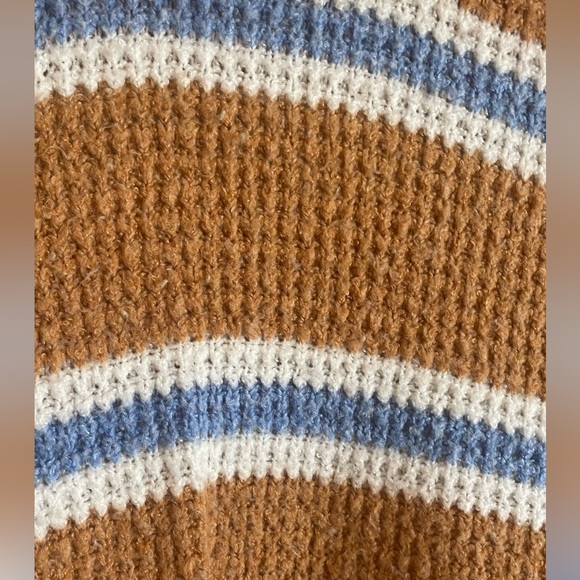 Brown sweater with blue and white lines - Picture 3 of 4